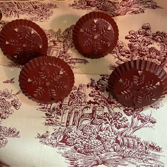 Night Light Covers, set of 4 Punched Tin  Snowflake design, fits standard plug - Picture 2 of 8